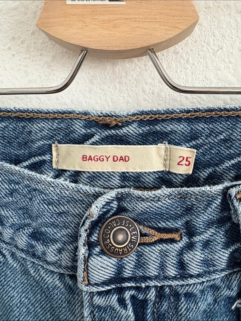 Levi’s Baggy Dad Jeans size 25 Premium Denim - Picture 3 of 9